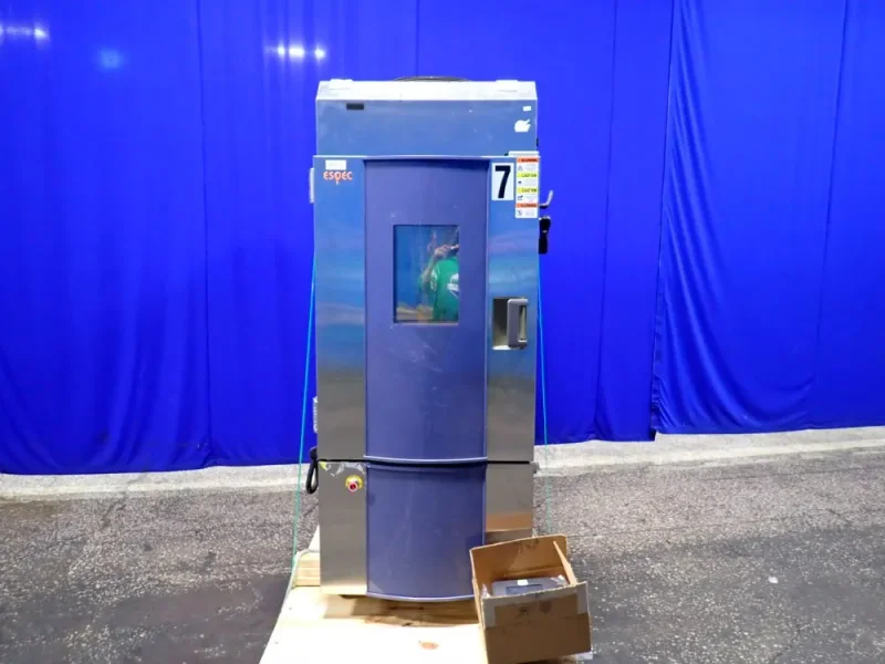 ESPEC 23" X 30" X 33" TEMPERATURE CYCLING CHAMBER  -  EGNX12-6CAL