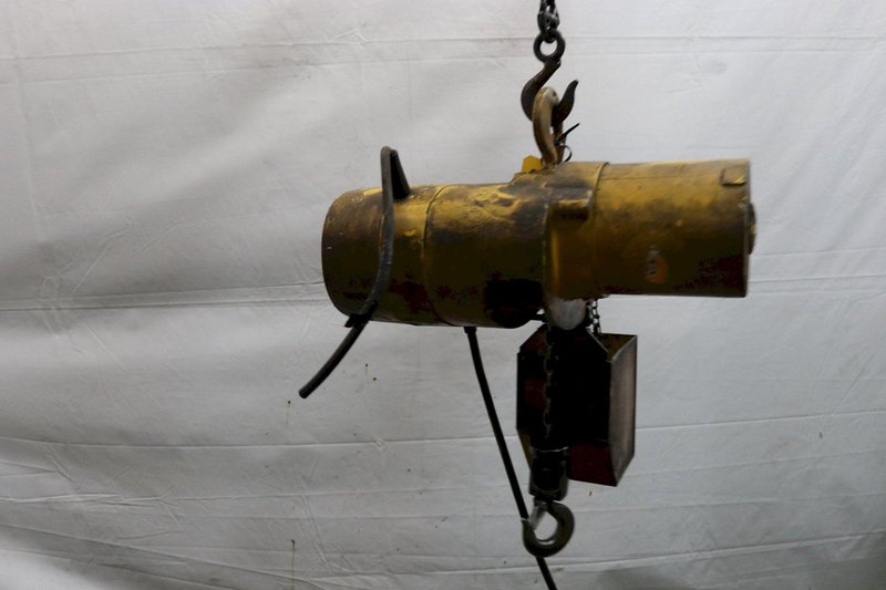 1/4 TON BUDGIT ELECTRIC POWERED CHAIN HOIST: STOCK #11980