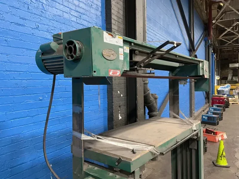 Grizzly Industrial  Sander