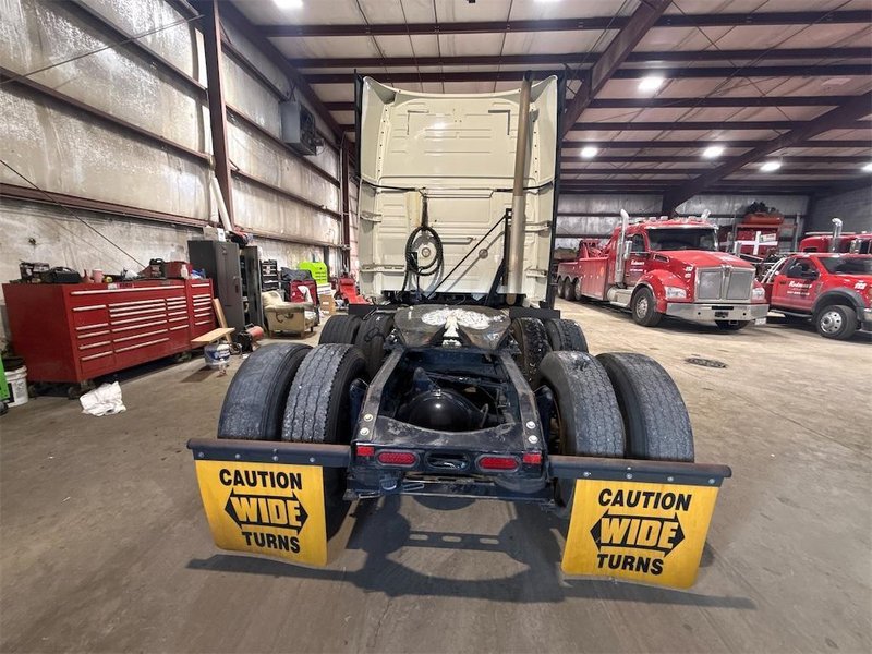 2018 Volvo VNL64T780