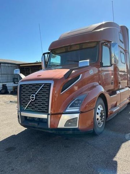 2022 Volvo Trucks VNL 64T860 Sleeper – D13, I-Shift, 6×4,
