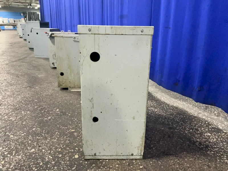 EATON 45 KVA TRANSFORMER   -  V48M22T45N