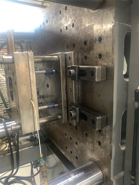 Nissei Used FN4000-36A Injection Molding Machine, 200 Ton, 9.1 oz., yr. 2002
