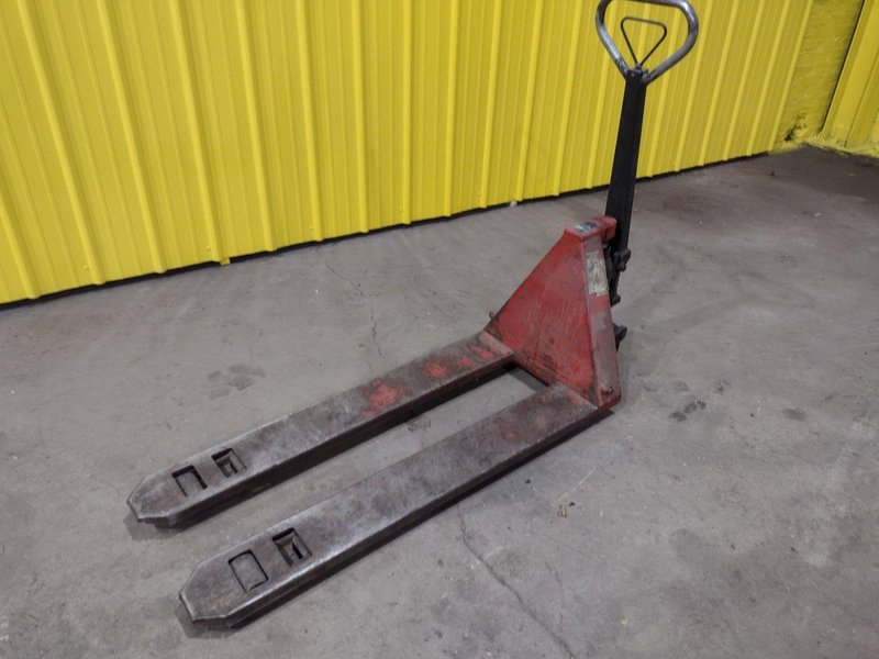 5,500 LB MOBILE PALLET MODEL #MP55 MANUAL PALLET JACK: STOCK #19054