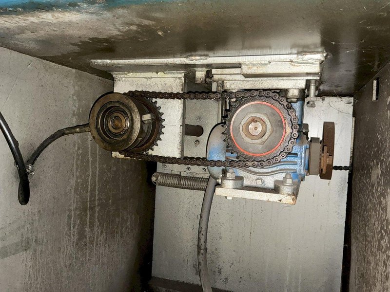 25" x 36" HEM MODEL #V200A TILT FRAME VERTICAL BAND SAW W/ AUTOMATIC FEED TABLE : YOBRO #25400