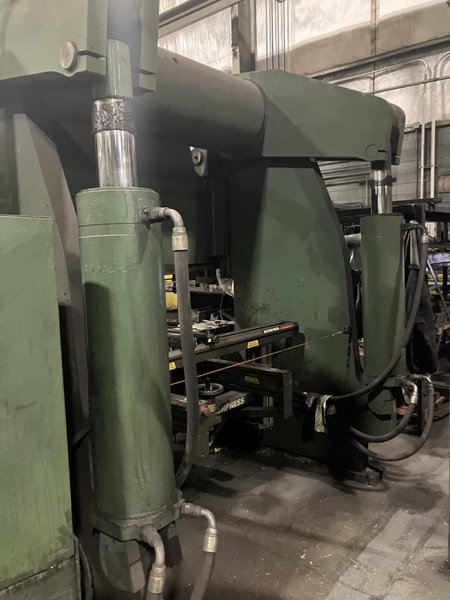400 Ton x 8′ Accurpress CNC Press Brake, 2005 – Backgauge, Available Immediately