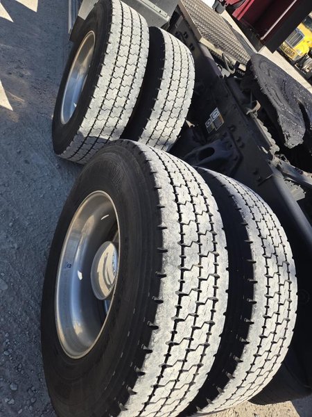 PETERBILT 567 - Trucks