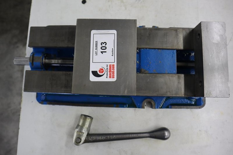 Kurt D688 6" Machine Vise with Steel Step Jaws and Handle- Auction Item