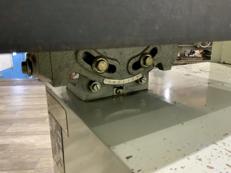 19-1/2" VICTOR DCM-5 VERTICAL BAND SAW: STOCK #81434