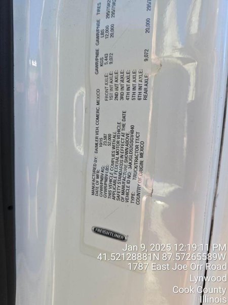 Freightliner Cascadia 125 Sleeper Truck – 2015
