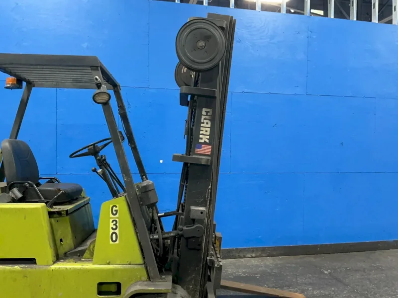 CLARK 4075 LBS GAS FORKLIFT  -  C500-100