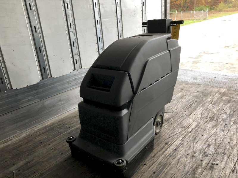 CASTEX MODEL FS-2000 AUTO FLOOR SCRUBBER: STOCK #14008