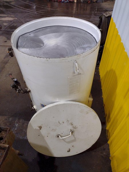 20 CU FT AXXOIM MODEL 20CF BLASTING POT, NEW 2013: YOBRO #26252