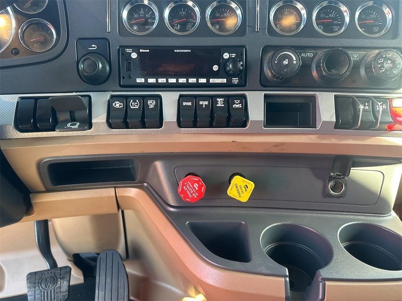 2022 Kenworth T680 1XKYD49X9NJ466983