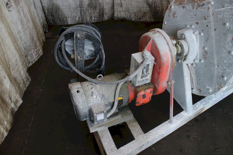 ELECTRIC MORTAR MIXER: STOCK #76177
