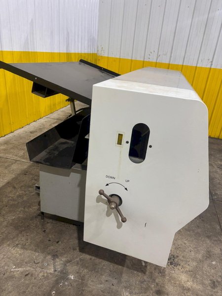 HAAS SERVO BAR 300 AUTOMATIC BAR FEEDER: YOBRO #24481