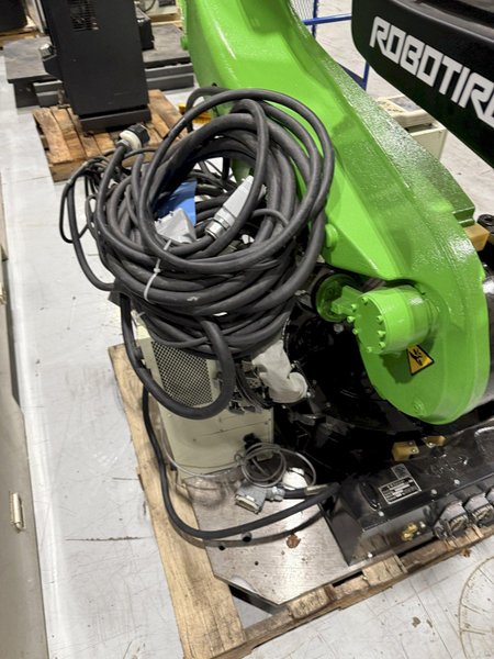 Kawasaki BX200L-C Used CNC Industrial Robot For Sale - 2021