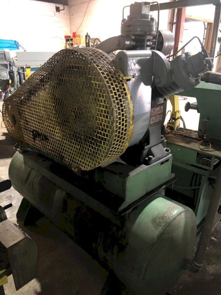 20 HP 15T INGERSOLL - RAND AIR COMPRESSOR