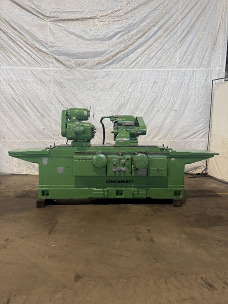 18" X 36" CINCINNATI UNIVERSAL CYLINDRICAL GRINDER. STOCK # 0779425
