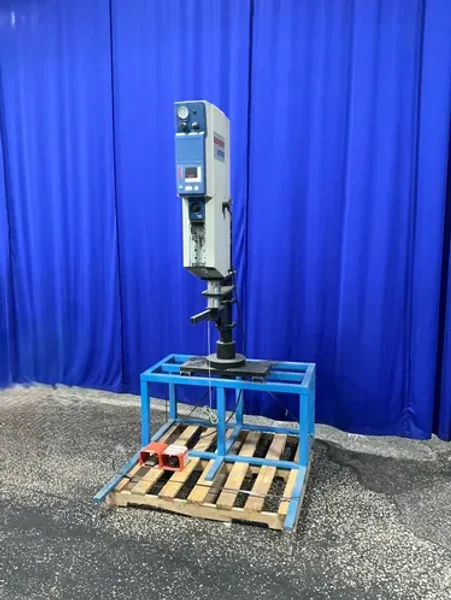 BRANSON ULTRASONIC WELDER   -  2000IW
