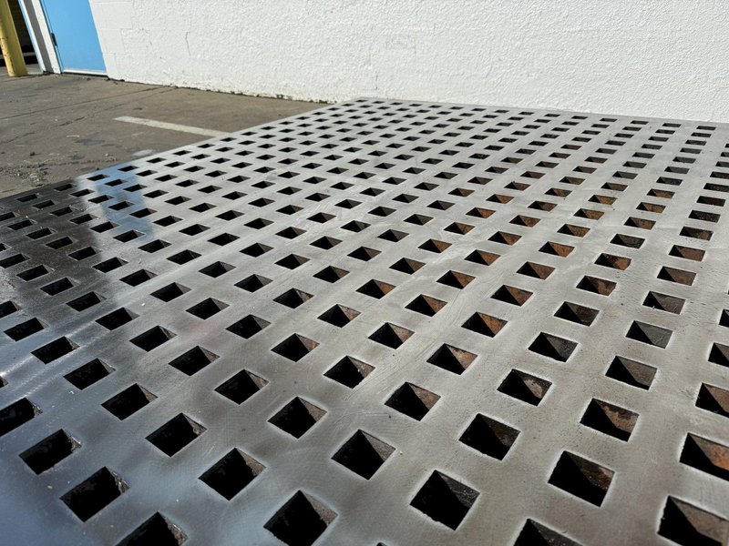 5’ X 6&#039; ACORN WELDING TABLE: STOCK #77875