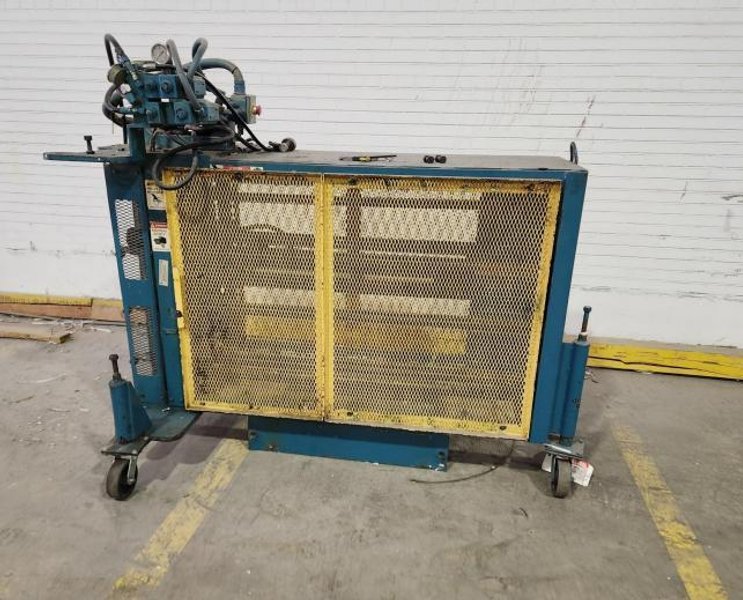 30" X 29" AMERICAN Model #3029730P HORIZONTAL AUTO TIE BALER : YOBRO 26346