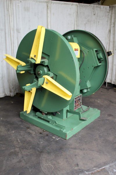 4000 LB x 12" AUTOMATIC FEED DOUBLE END COIL REEL: STOCK #72177