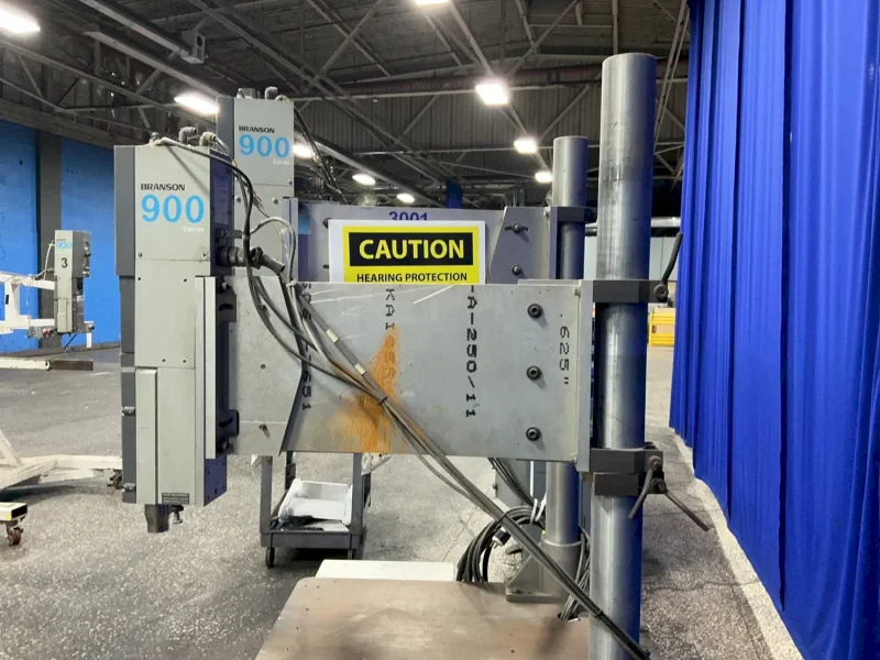 BRANSON 23” X 32” 2 HEAD ULTRASONIC WELDER