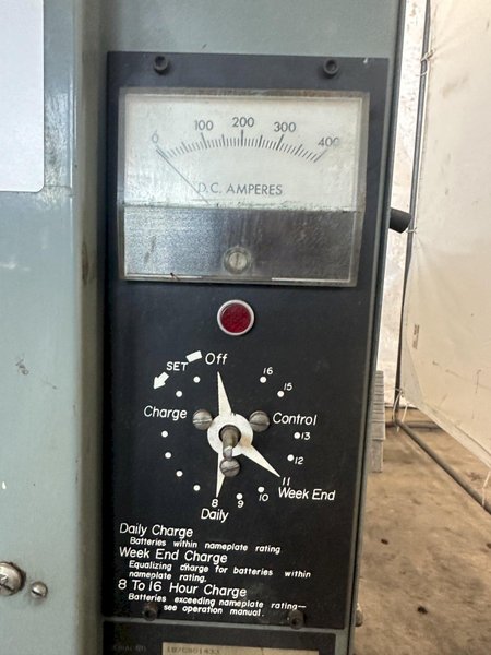 36 VOLT HOBART ACCUR-CHARGER 1400C3-18 BATTERY CHARGER. STOCK # 0255824