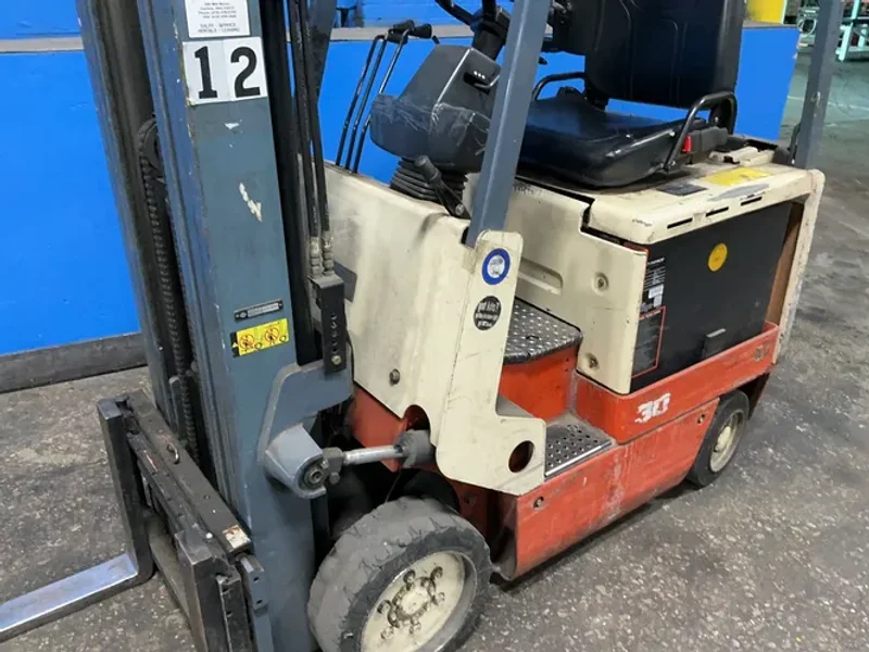 Nissan 2350 Lbs Electric Forklift - Cspo1l5s