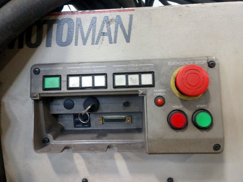 6 AXIS MOTOMAN MODEL SK16-6 ROBOT WELDING CELL WITH MILLER AUTO DELTAWELD 452 WELDER: STOCK #13838