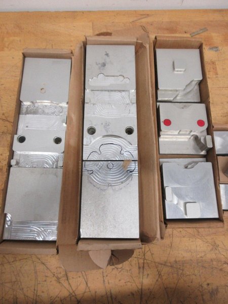 Chick Double Lock Aluminum Vise Jaw Sets, (3) 1040 100mm x 40mm, (1) 0520 Standard Set- Auction Item