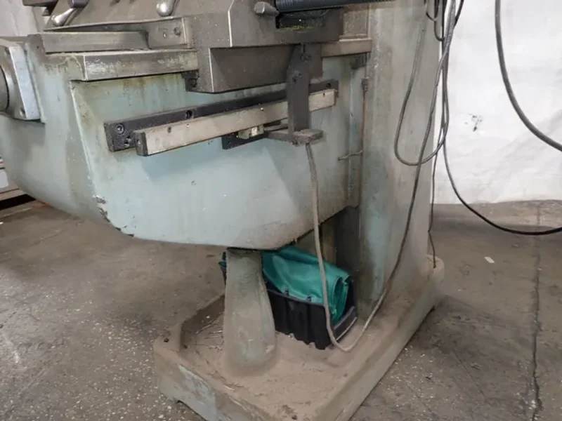COMET LINCOLN 10" X 50" VERTICAL MILL  -  3KVHD