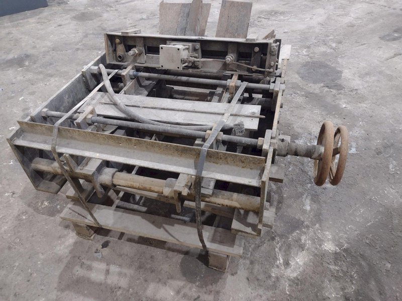 24" WIDE ASC ADJUSTABLE ENTRY GUIDE STAND: STOCK #20502