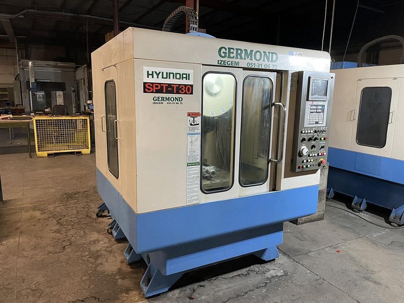 Hyundai SPT-T30 - X: 500 - Y: 360 - Z: 300 mm CNC