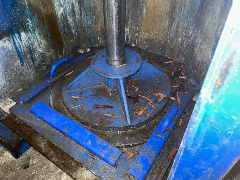 55 GALLON DRUM VESTIL HYDRAULIC CRUSHER &amp; COMPACTOR, MODEL #WBB3147055: YOBRO #24913