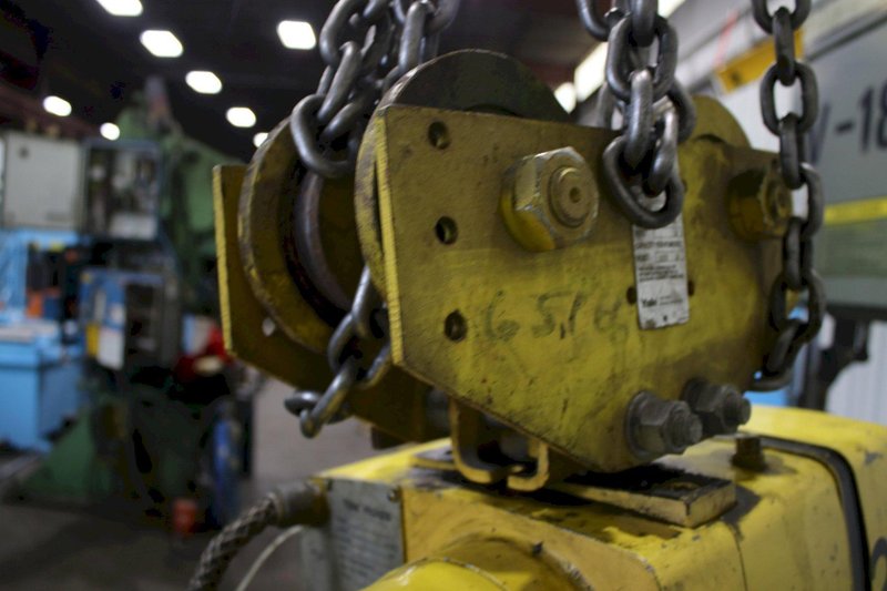 1/2 YALE CHAIN HOIST: STOCK #65782