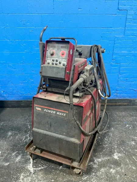 LINCOLN ELECTRIC 450 A WELDER   -  POWER WAVE 455