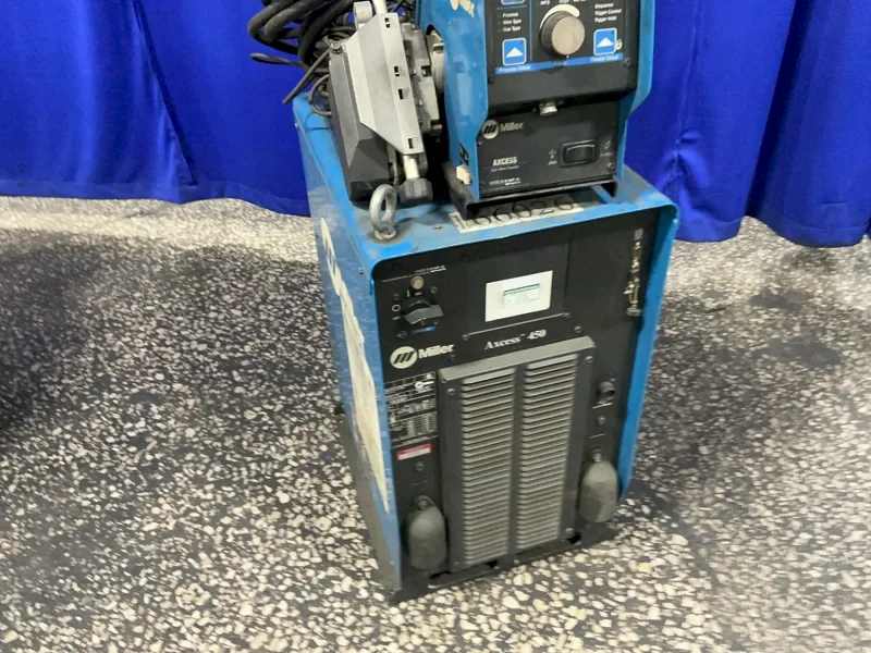 Miller  600 A Welder  - Axcess 450