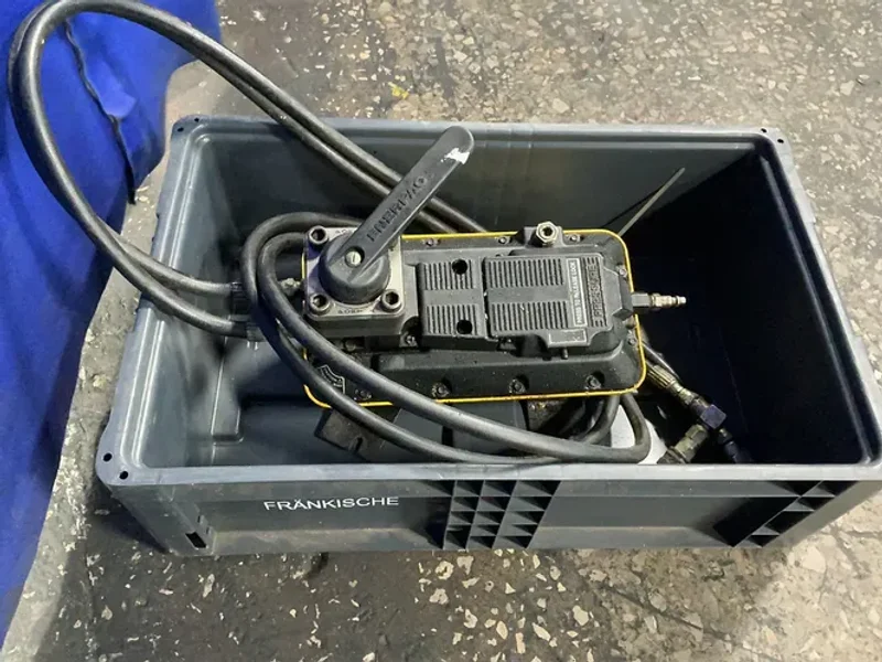 ENERPAC 10,000 PSI / 700 BAR TURBO II AIR HYDRAULIC PUMP