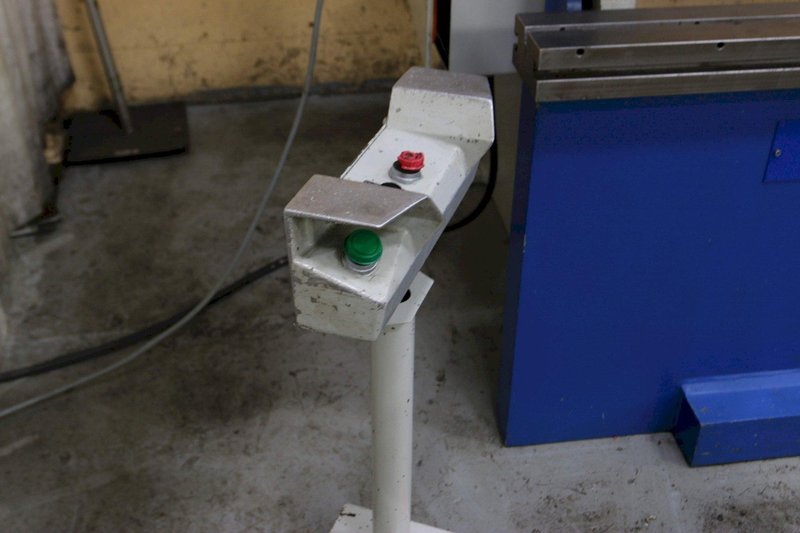 121 TON X 10' DARLEY MODEL EHP110-31/25 HYDRAULIC PRESS BRAKE: STOCK #70794