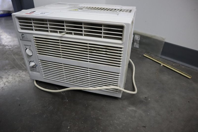 Perfect Air Window Air Conditioner Model SPMC5000- Auction Item