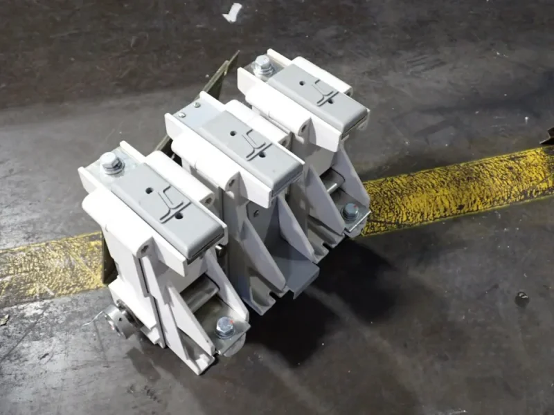 JOSLYN CLARK CIRCUIT BREAKER