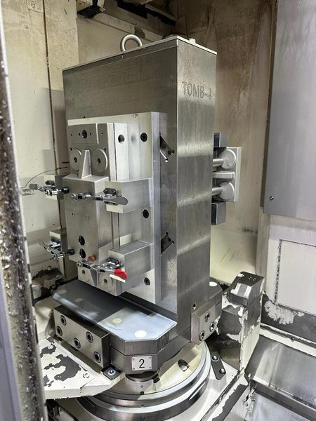 Okuma MB4000-H Horizontal Machining Center, 2017 – Renishaw Spindle Probe, Chip Conveyor