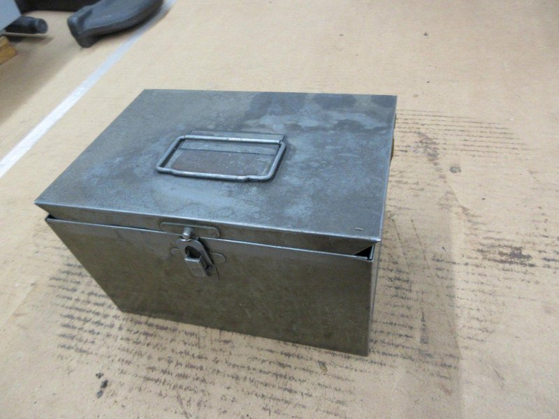 Bridgeport #2 R8 Boring Head with Boring Bars in Metal Case- Auction Item