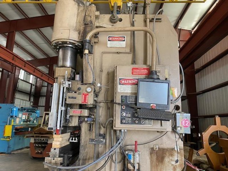 300 Ton x 12′ Pacific J300-12 CNC Press Brake