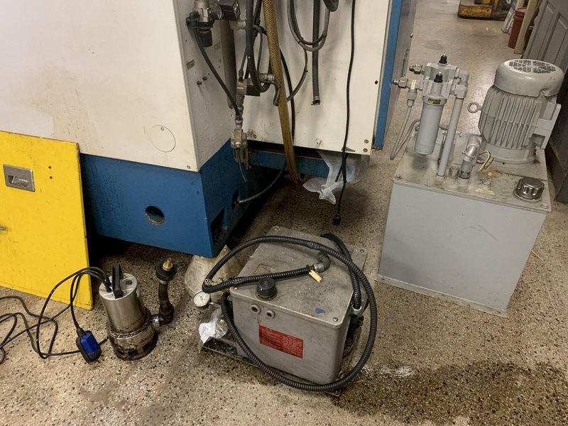 ENSHU Model S300 CNC Vertical Machining Center, w/ Pallet Changer, Fanuc Control