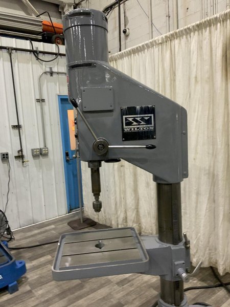 32" WILTON MODEL #32100 SINGLE SPINDLE DRILL: STOCK #81057