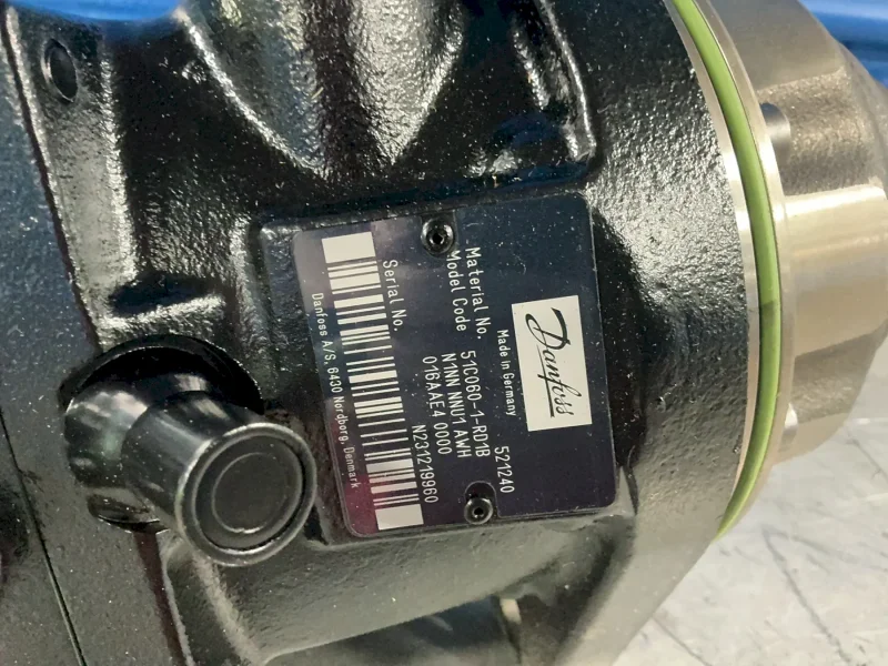 DANFOSS MOTOR TRACK DRIVE  -  51C060-1-RD1B