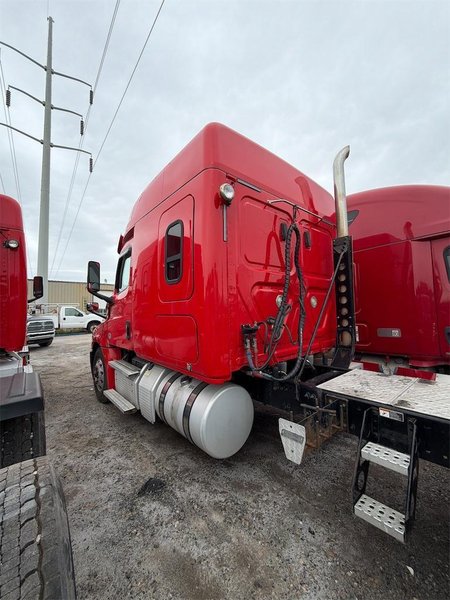 2020 Freightliner Cascadia 1FUJHHDV5LLLC1671
